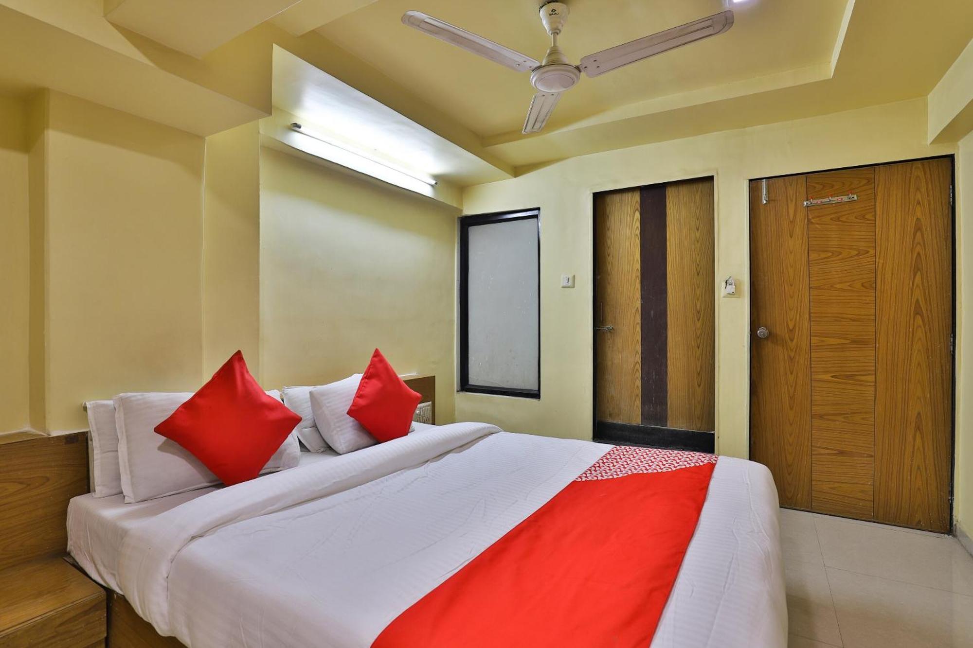 Spot On Hotel Shreeji Palace Ahmedabad Exterior foto